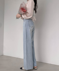 イトブルーストレートパンツ LIGHT BLUE