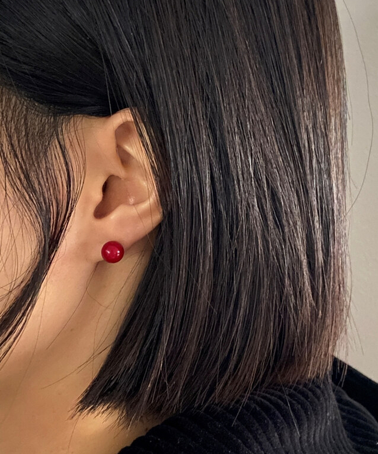 レッド真珠ピアス RED