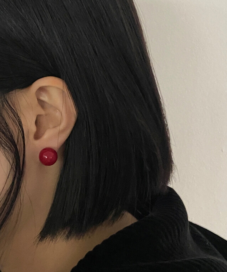 レッド真珠ピアス RED