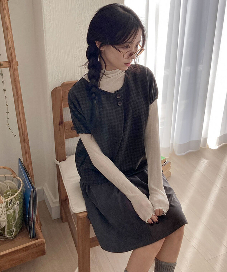 아멜 울 체크 버튼 모직 반팔 블라우스 네이비