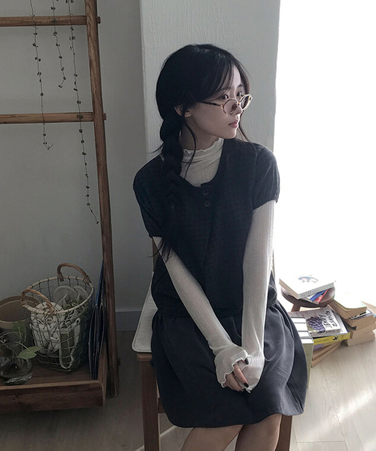 아멜 울 체크 버튼 모직 반팔 블라우스 네이비