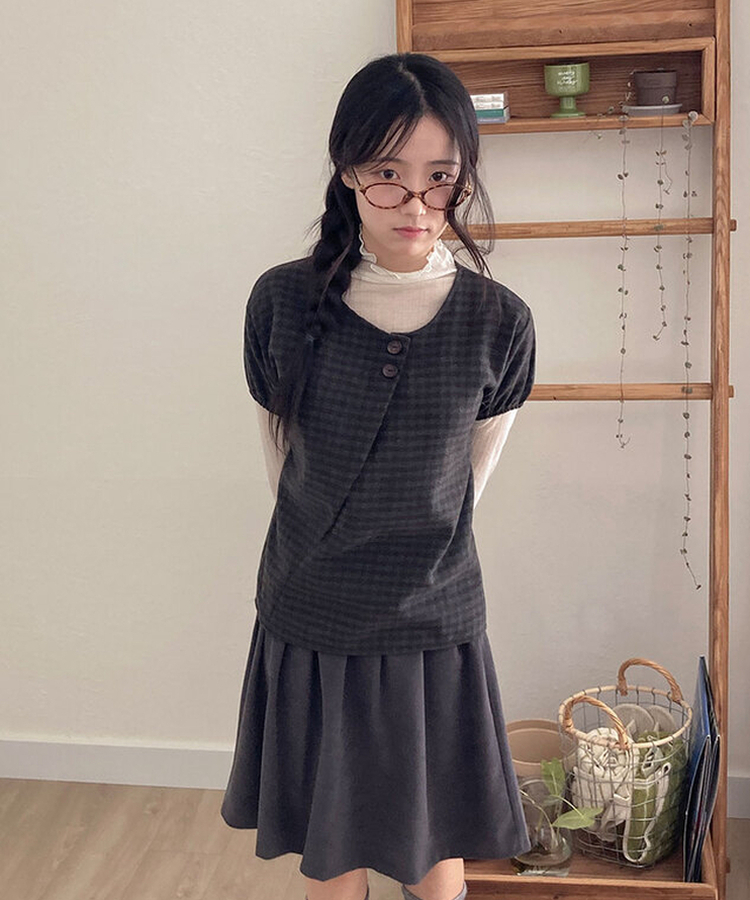 아멜 울 체크 버튼 모직 반팔 블라우스 네이비