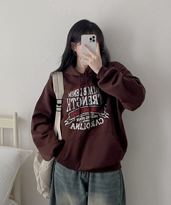 【起毛】ヘリテージレタリングフード BROWN