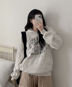 【起毛】ヘリテージレタリングフード OATMEAL