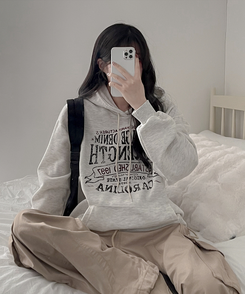 【起毛】ヘリテージレタリングフード OATMEAL