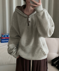 토즈오 버튼 스냅 후드 배색 후리스 오트밀