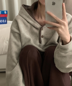 토즈오 버튼 스냅 후드 배색 후리스 오트밀
