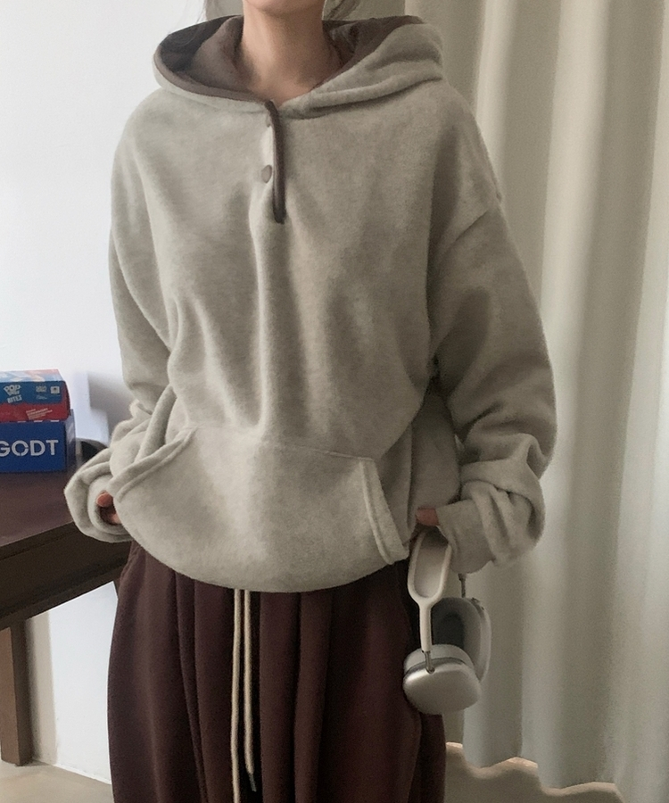 토즈오 버튼 스냅 후드 배색 후리스 오트밀