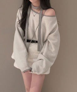 구름을 니트로 담는다면베스킨 배색 입술넥 니트 초커 아이보리