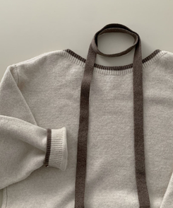 구름을 니트로 담는다면베스킨 배색 입술넥 니트 초커