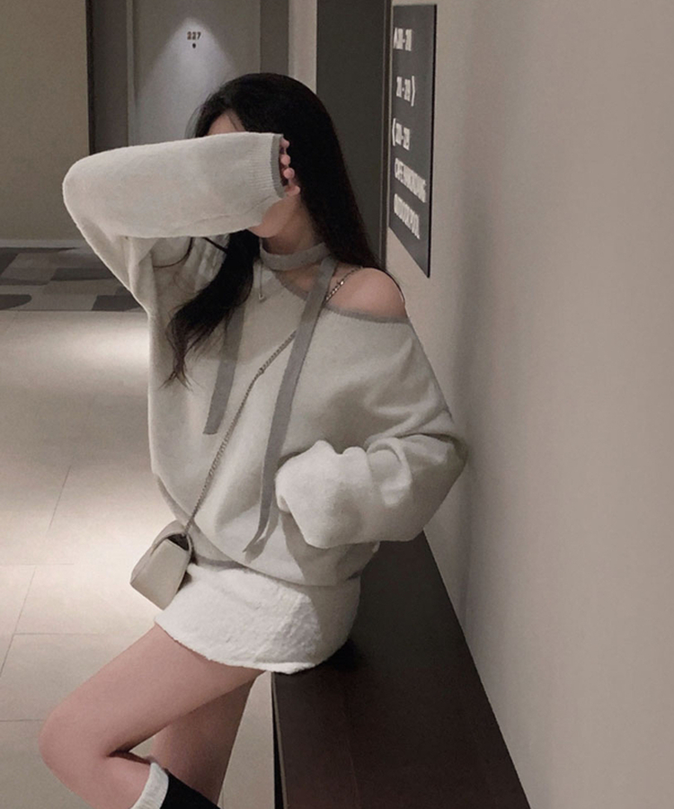 구름을 니트로 담는다면베스킨 배색 입술넥 니트 초커 아이보리