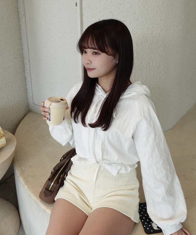 핀턱 후드 블라우스 아이보리