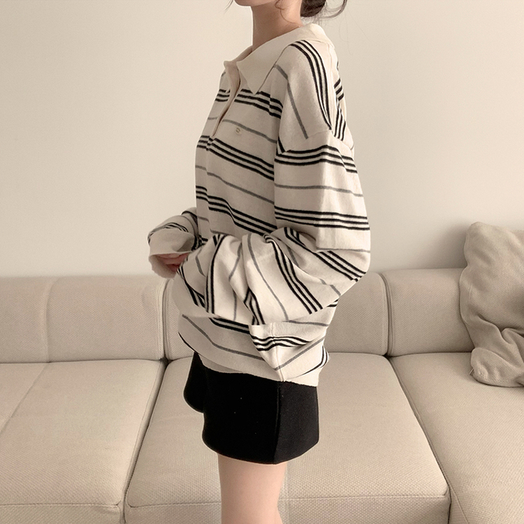퀄리티 보장 하이큐 스트라이프 겨울 단가라 카라 버튼 상의 긴팔 니트 루즈핏 단추 긴팔티 2color 베이지