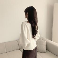 리본 초커 겨울 긴팔 울 니트 허리잘록 러블리 보트넥 긴팔티 페미닌 오프숄더 스트링 아이보리