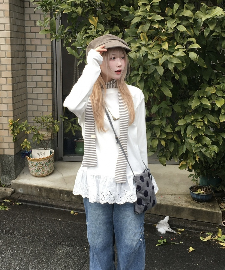 프릴 긴팔티셔츠 화이트