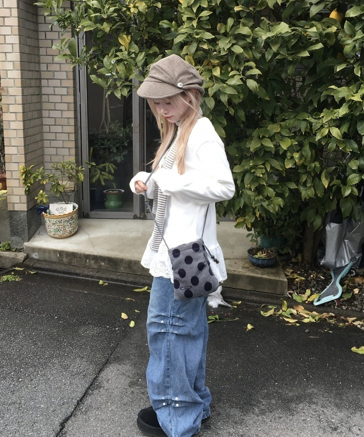 프릴 긴팔티셔츠 화이트