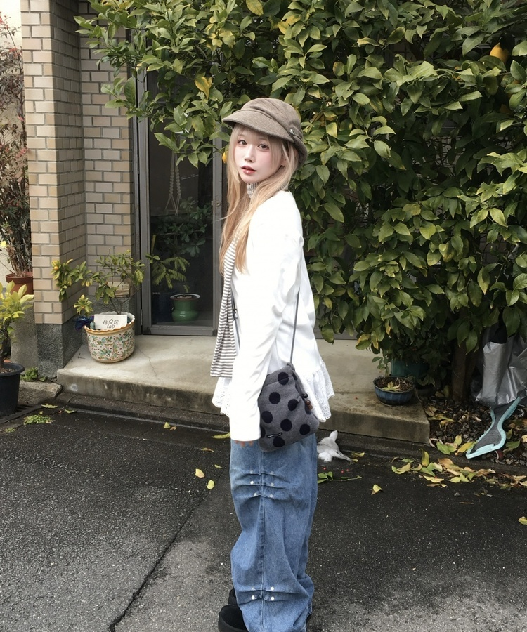 프릴 긴팔티셔츠 화이트