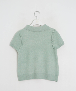 シンプルカラーニット