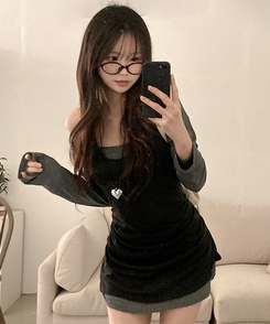 レイヤードオフショルダーワンピース BLACK