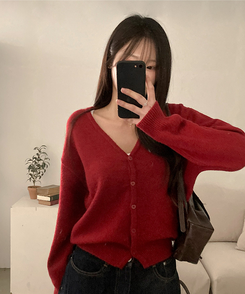 아벨 폭닥 브이넥 울 가디건 레드