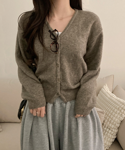 아벨 폭닥 브이넥 울 가디건 우드