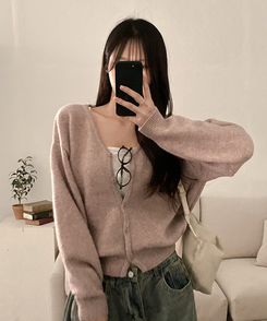 아벨 폭닥 브이넥 울 가디건 블러쉬핑크