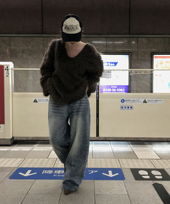 ファーVネックニット BROWN