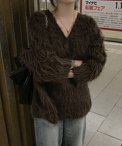 ファーVネックニット BROWN