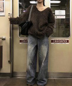 ファーVネックニット BROWN