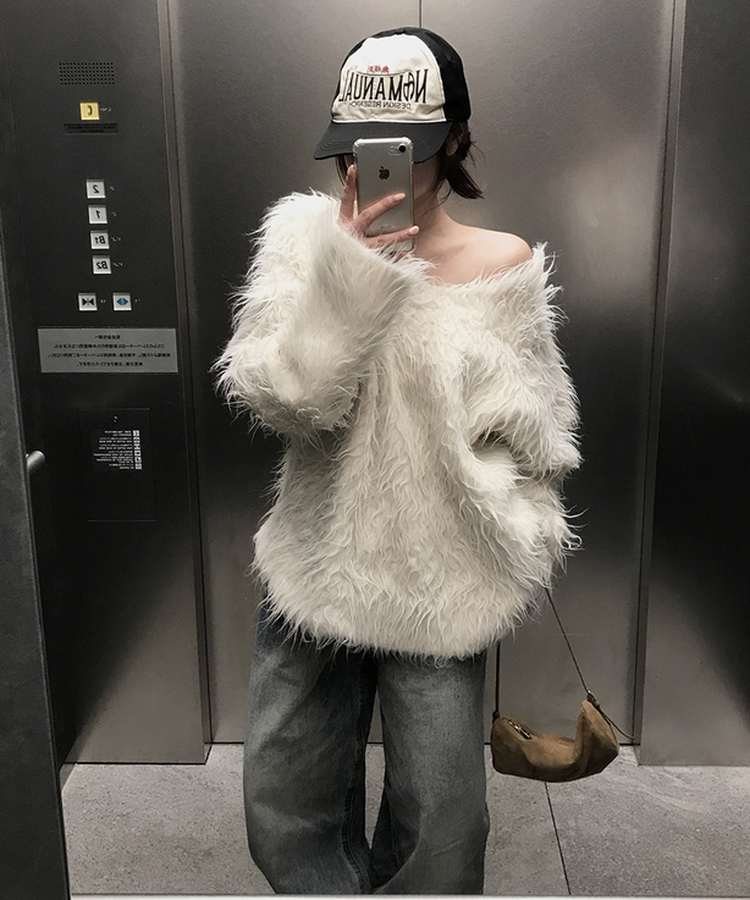 ファーVネックニット IVORY