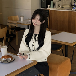 리본포인트 라인 배색 라운드넥 버튼 루즈핏 울 벌룬 니트가디건 봄가디건 아이보리