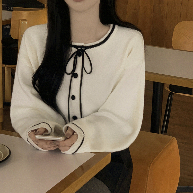 리본포인트 라인 배색 라운드넥 버튼 루즈핏 울 벌룬 니트가디건 봄가디건 아이보리