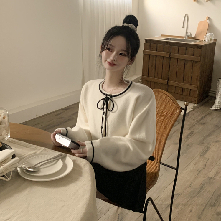 리본포인트 라인 배색 라운드넥 버튼 루즈핏 울 벌룬 니트가디건 봄가디건 아이보리