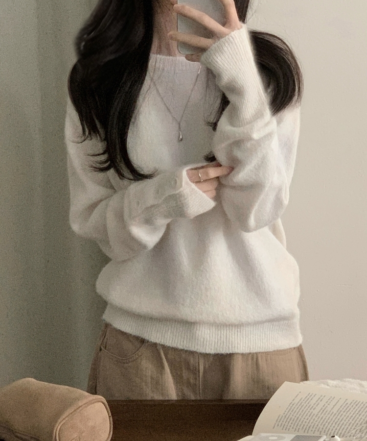 러블 소매 버튼 여리핏 라운드넥 긴팔니트 아이보리