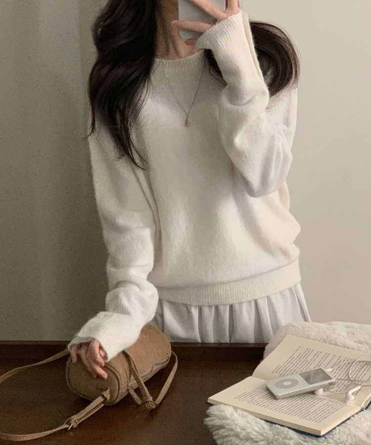 러블 소매 버튼 여리핏 라운드넥 긴팔니트 아이보리