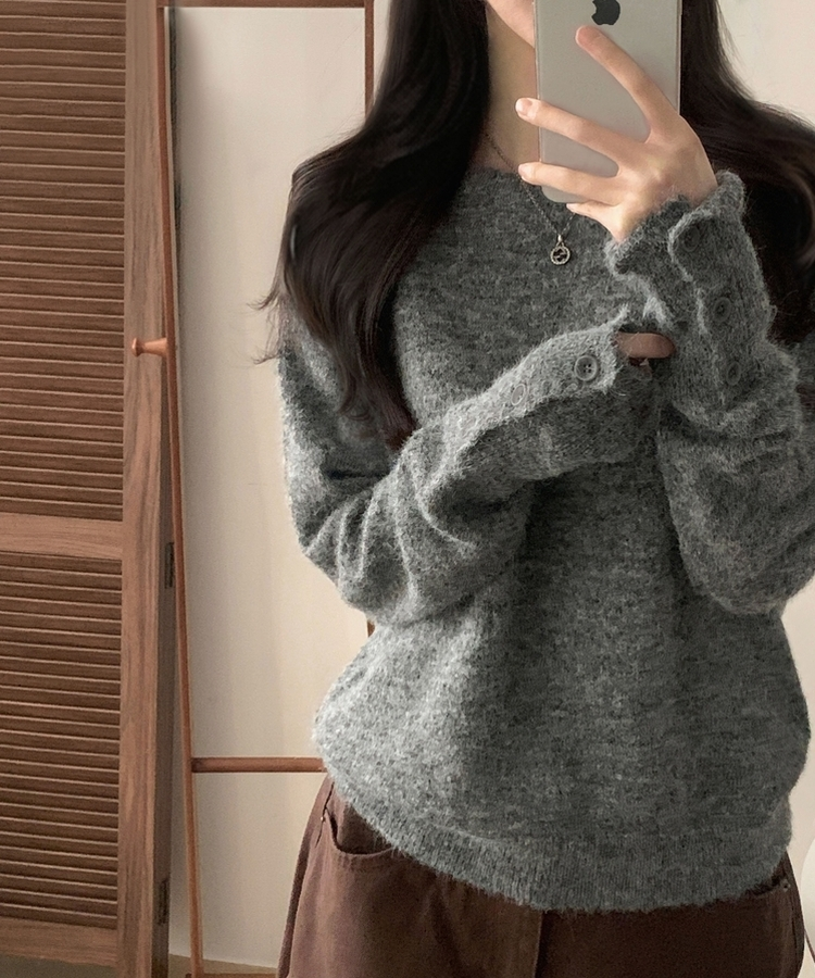 러블 소매 버튼 여리핏 라운드넥 긴팔니트 그레이