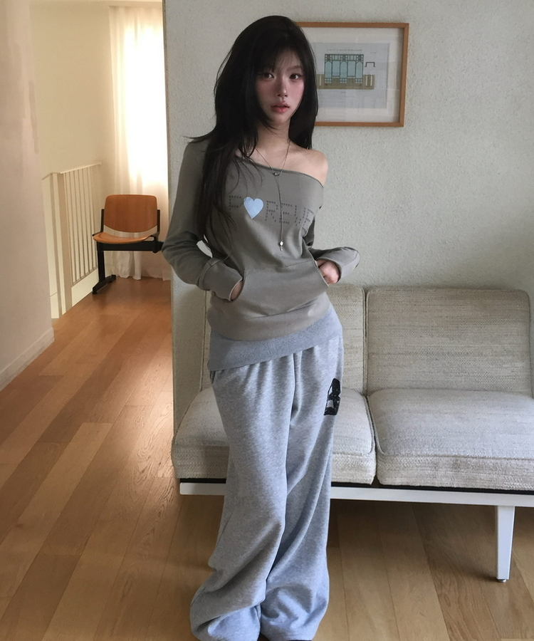 オフショルダーレタリングトレーナー KHAKI