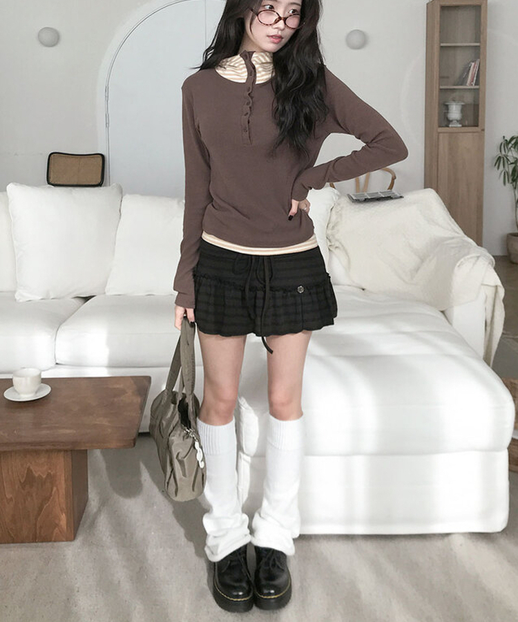 마키 스트라이프 버튼팬던트 셔링 스트랩 프릴 미니 스커트 브라운줄