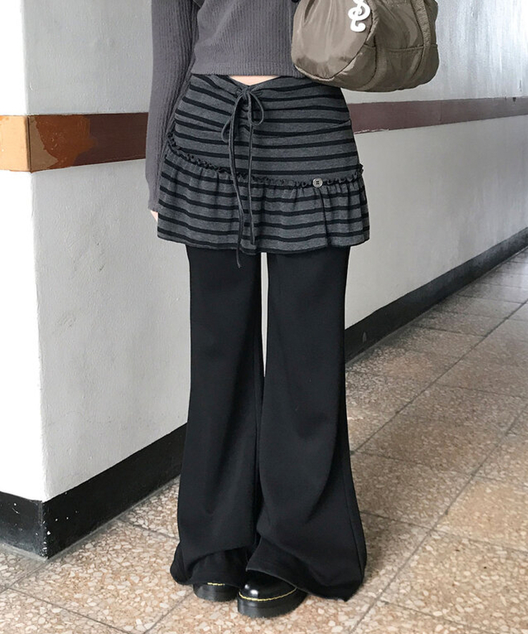 마키 스트라이프 버튼팬던트 셔링 스트랩 프릴 미니 스커트 그레이줄