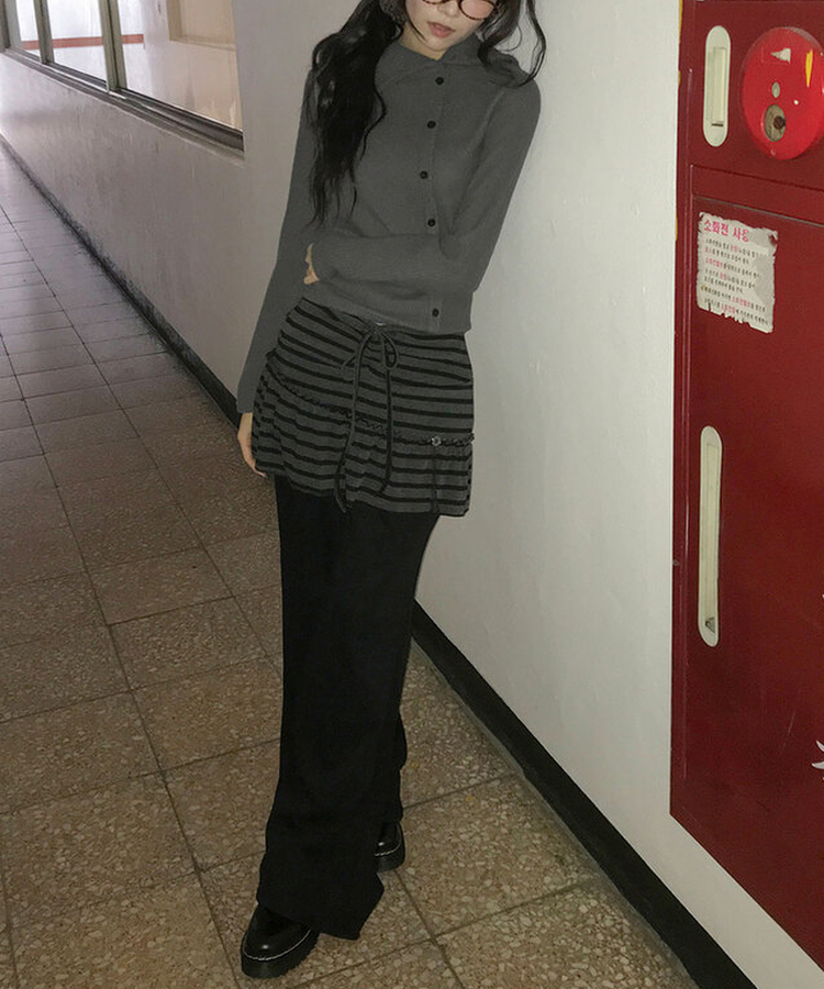 마키 스트라이프 버튼팬던트 셔링 스트랩 프릴 미니 스커트 그레이줄