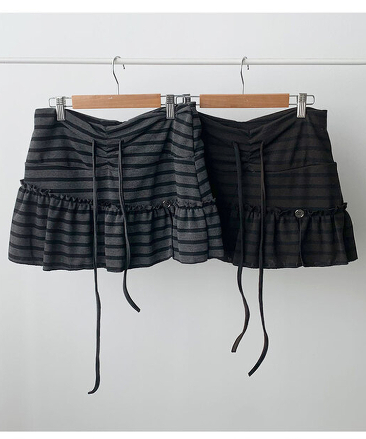 마키 스트라이프 버튼팬던트 셔링 스트랩 프릴 미니 스커트
