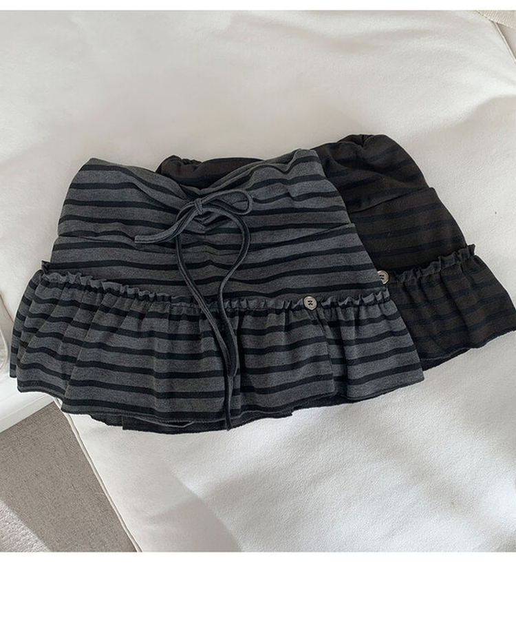 마키 스트라이프 버튼팬던트 셔링 스트랩 프릴 미니 스커트