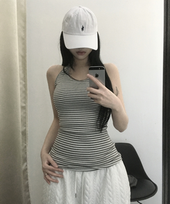 ホルターネックスリムボーダータンクトップ IVORY