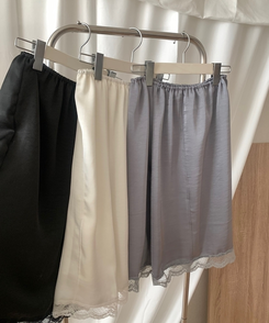 サテンレースミディスカート