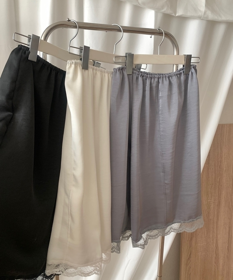 サテンレースミディスカート