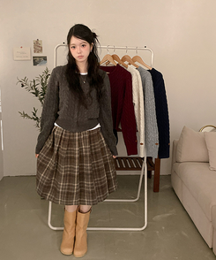 쇼나 꽈배기 케이블 레더 페치 데일리 도톰 가디건 브라운