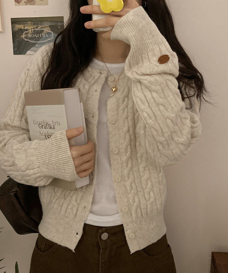 쇼나 꽈배기 케이블 레더 페치 데일리 도톰 가디건 오트밀