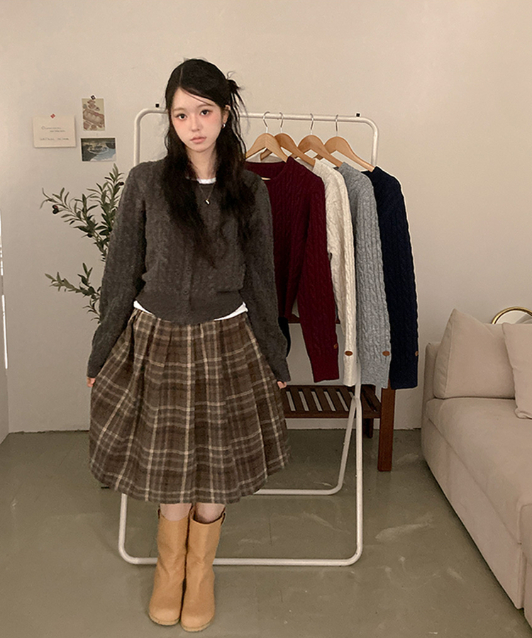 쇼나 꽈배기 케이블 레더 페치 데일리 도톰 가디건 브라운