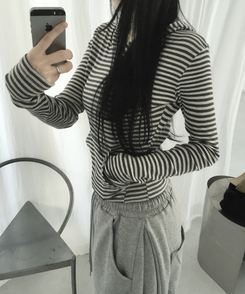 ボーダーハンドポケットフード長袖Tシャツ NAVY