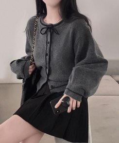 카누 폭닥 리본 배색 아방핏 세미크롭 라운드 니트 가디건 차콜